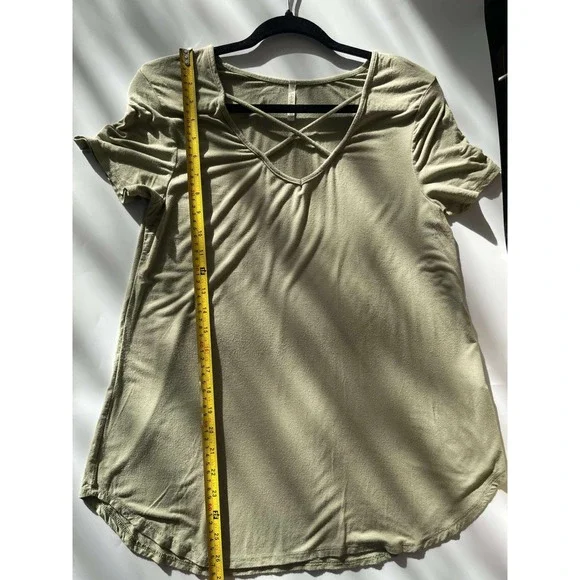 Lime‎ n Chili Olive Green Criss Cross V Neck Tunic Top Women's Size M Y2K - Picture 6 of 8